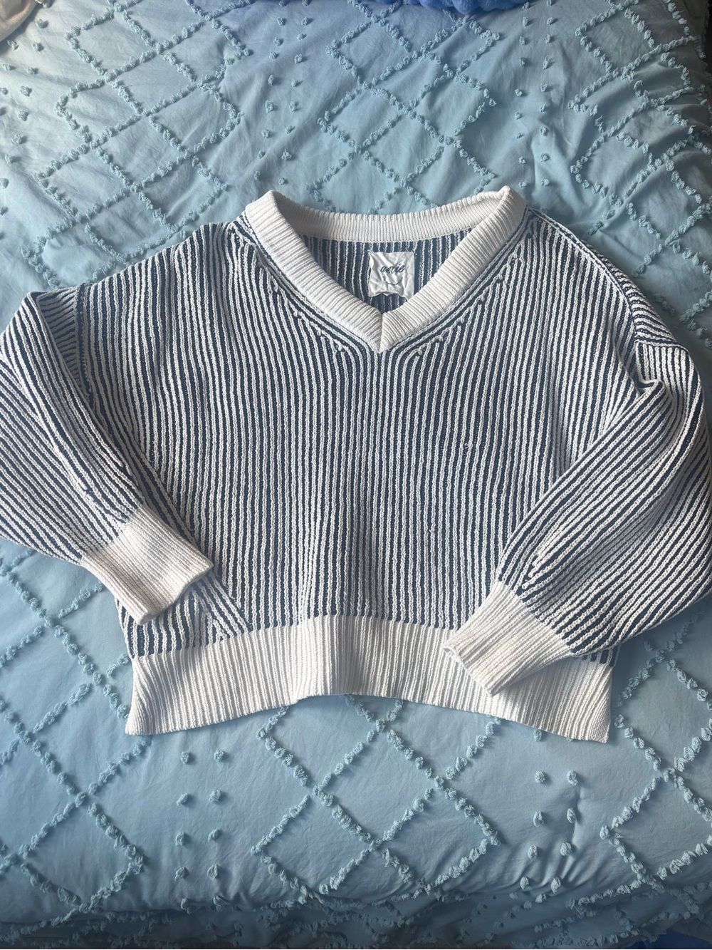 aerie White & Navy Striped V-Neck Cropped Sweater